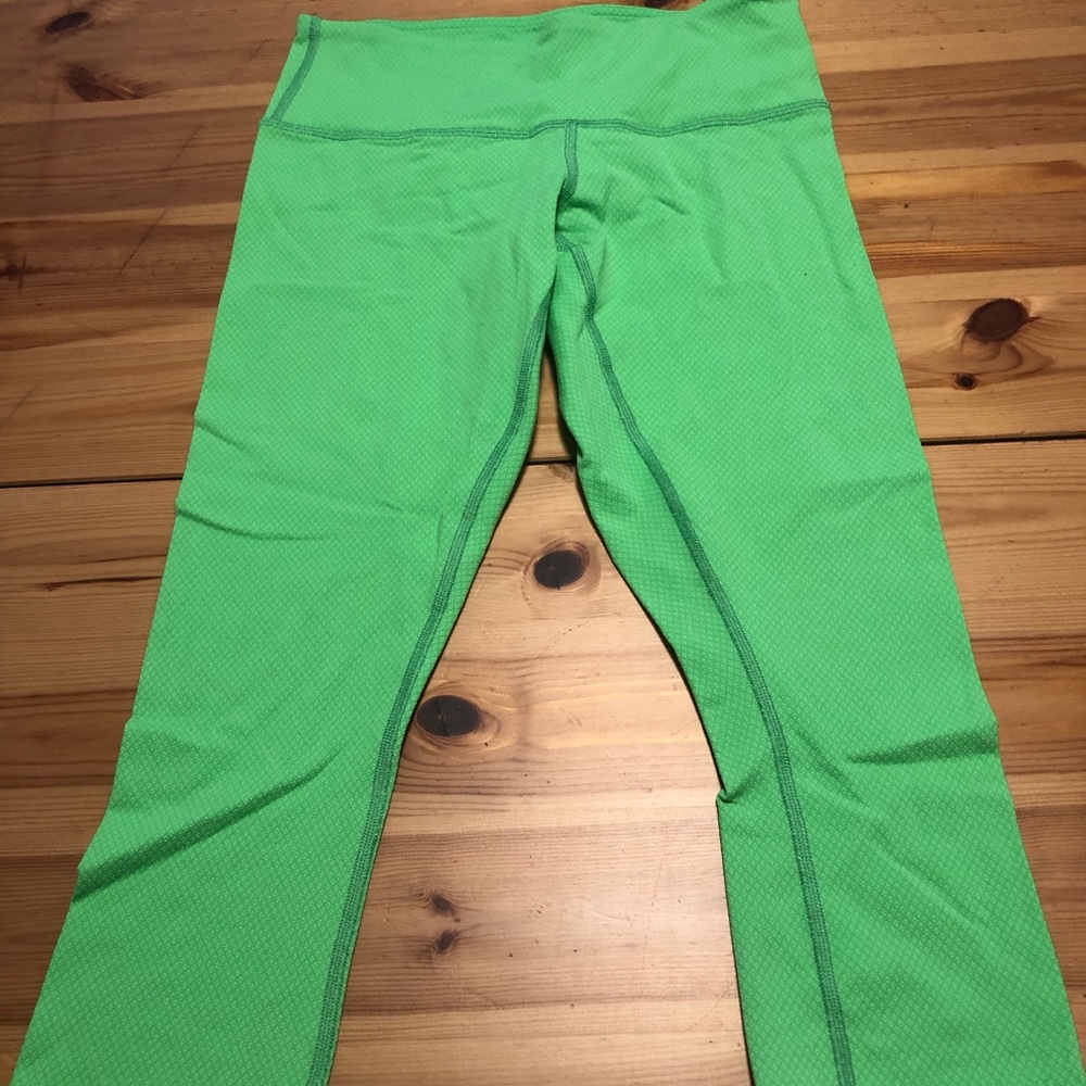 Lululemon green wunder unders size 4 rare!